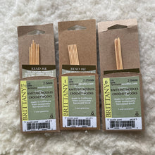 Load image into Gallery viewer, Brittany double point knitting needles 5" long. size 0 (2mm), 1 (2.25mm), 1.5 (2.5mm)