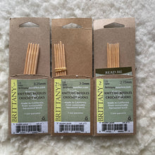 Load image into Gallery viewer, Brittany double point knitting needles 5" long. size 2 (2.75mm), 2.5 (3mm), 3 (3.25mm)