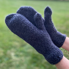 Load image into Gallery viewer, Mittens in Navy 100% Wool Yarn
