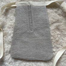 Load image into Gallery viewer, 18th Century Pocket made out of Natural Linen material