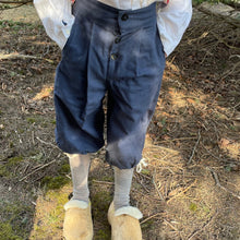 Load image into Gallery viewer, 18th Century Boys Britches with two Pockets