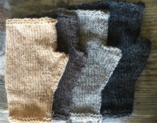 Load image into Gallery viewer, Mens larg to 2xLarge sizes