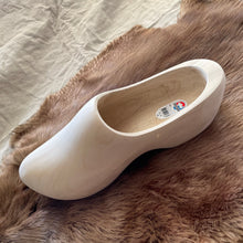 Load image into Gallery viewer, wooden shoe, large men sizes