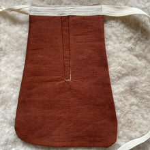 Load image into Gallery viewer, Brown Linen 18th Century pocket
