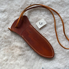 Load image into Gallery viewer, Leather Knife Sheath &quot;G-Medium&quot; color Saddle
