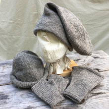 Load image into Gallery viewer, Rolled Toque, Double Toque and matching Mitts.
